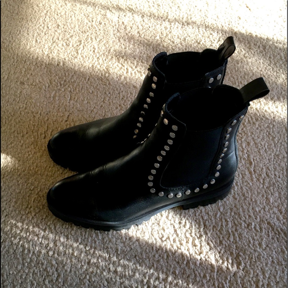 Gorgeous Dolce Vita Black Studded Ankle Boots….like new….worn once!